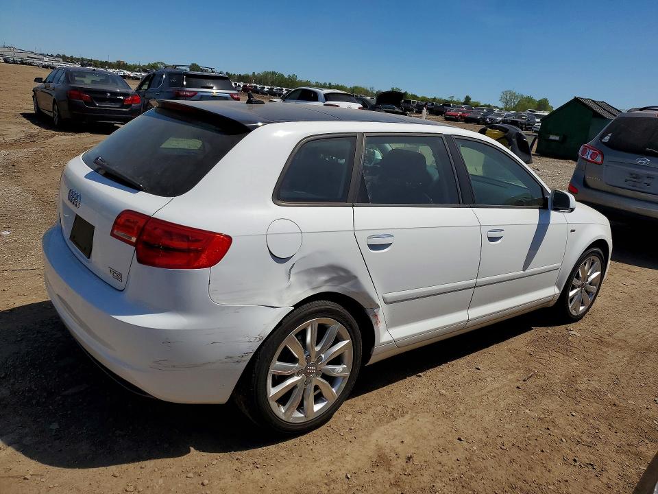53712886 :رقم المزاد ، WAUDFAFM6BA055806 vin ، 2011 Audi A3 مزاد بيع