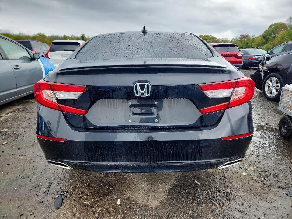 Продаж на аукціоні авто 2018 Honda Accord, vin: 1HGCV1F32JA126055, номер лоту: 52740416