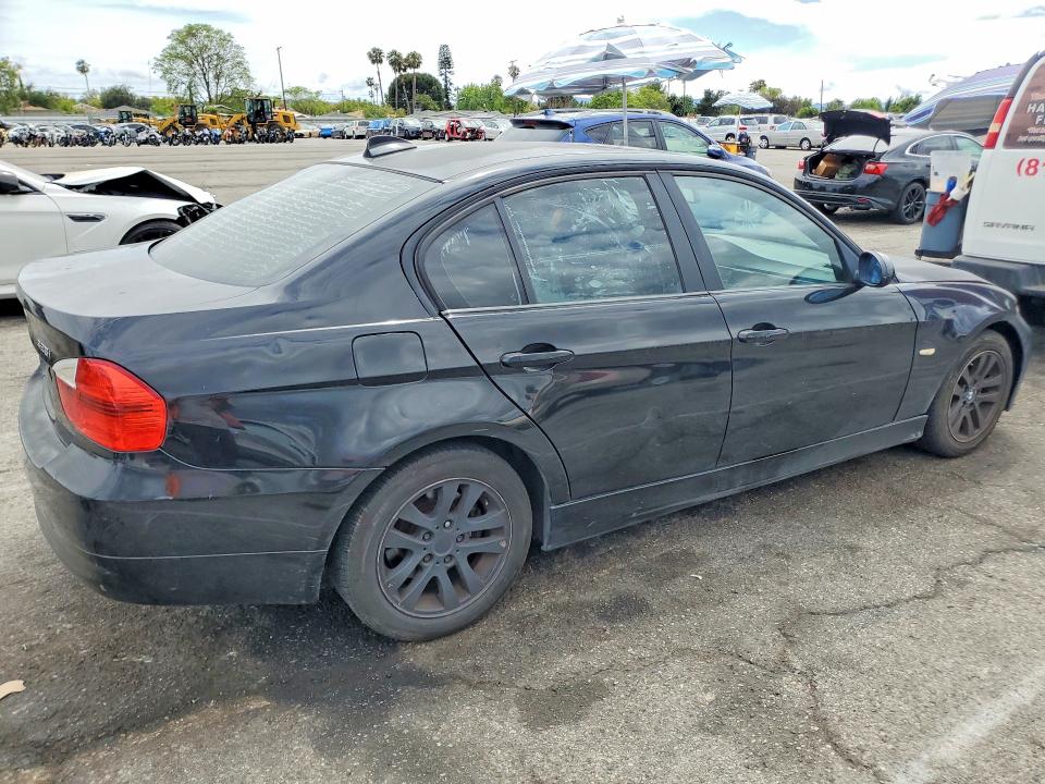 2006 Bmw 325 მანქანა იყიდება აუქციონზე, vin: WBAVB17526NK36570, აუქციონის ნომერი: 51367306