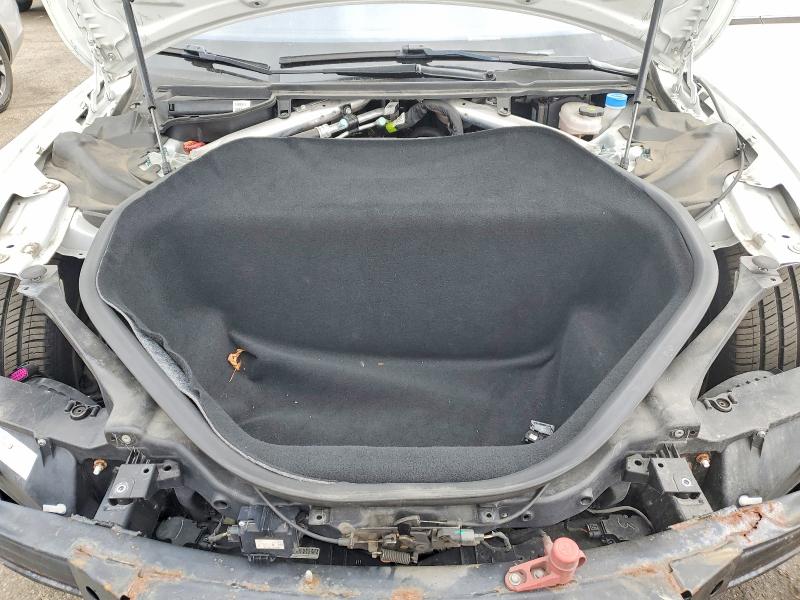 52258526 :رقم المزاد ، 5YJSA1S29FF085814 vin ، 2015 Tesla Model S مزاد بيع