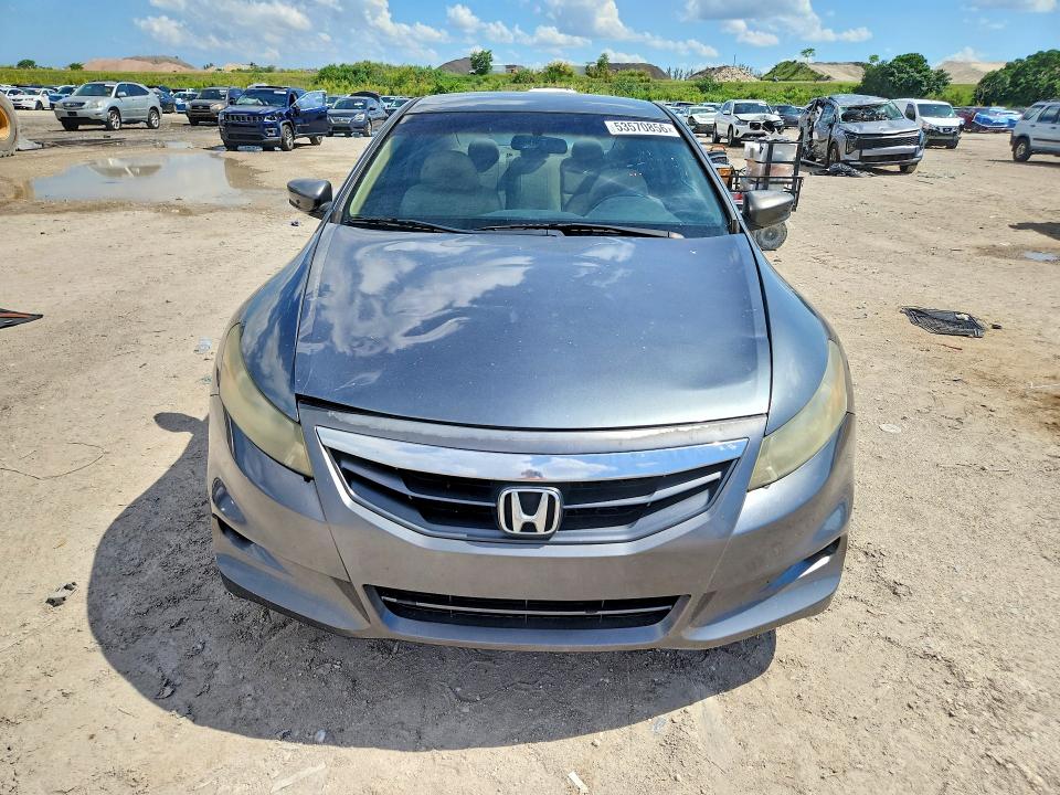 53570856 :رقم المزاد ، 1HGCS1B30BA008862 vin ، 2011 Honda Accord مزاد بيع