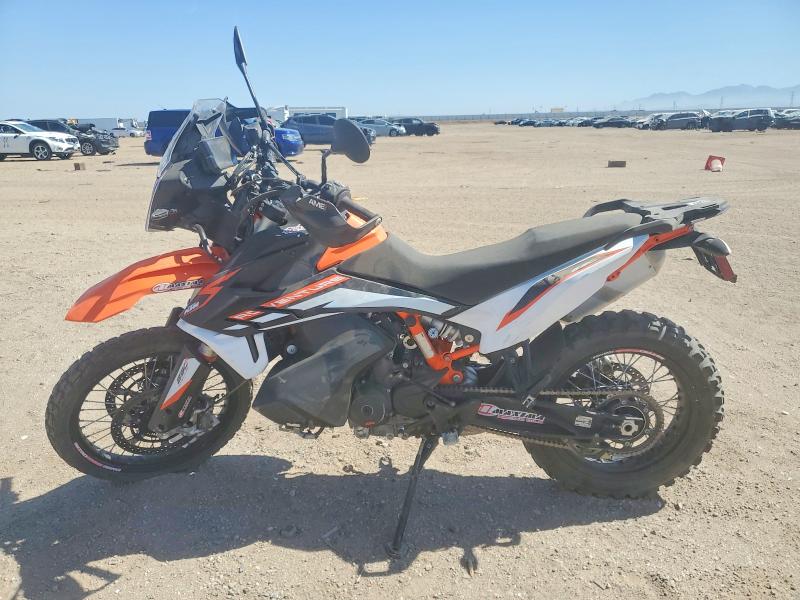 53390976 :رقم المزاد ، VBKTR6408MM805659 vin ، 2021 Ktm 890 مزاد بيع