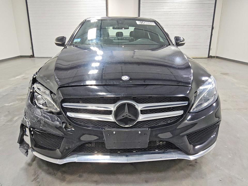 51430996 :رقم المزاد ، 55SWF4KB8FU014073 vin ، 2015 Mercedes-benz C مزاد بيع