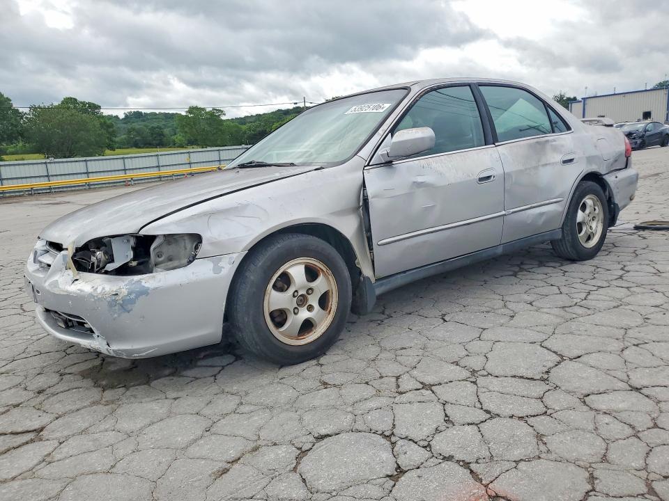 Auction sale of the 1998 Honda Accord, vin: 1HGCG564XWA075695, lot number: 53925106