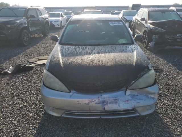 54436386 :رقم المزاد ، 4T1BF30K02U016555 vin ، 2002 Toyota Camry مزاد بيع