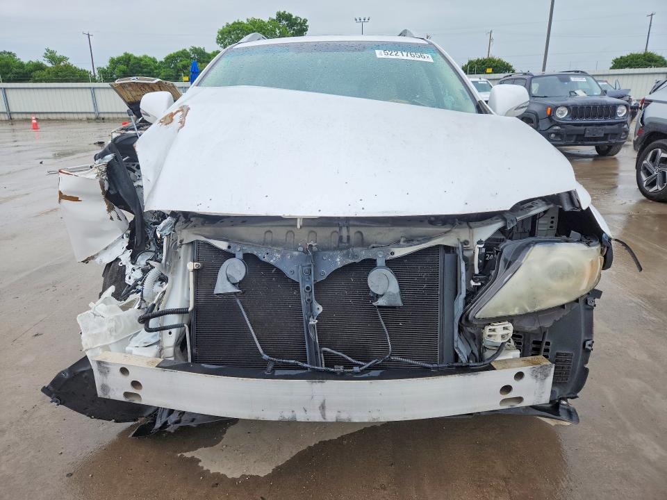52217656 :رقم المزاد ، 2T2ZK1BA5BC044979 vin ، 2011 Lexus Rx مزاد بيع