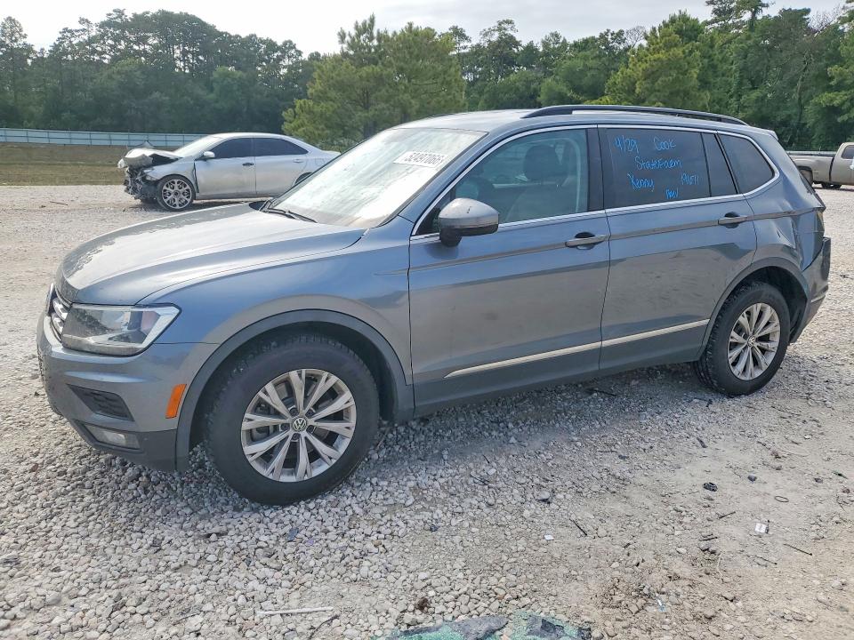 Продажа на аукционе авто 2018 Volkswagen Tiguan, vin: 3VV3B7AX7JM023464, номер лота: 52497066