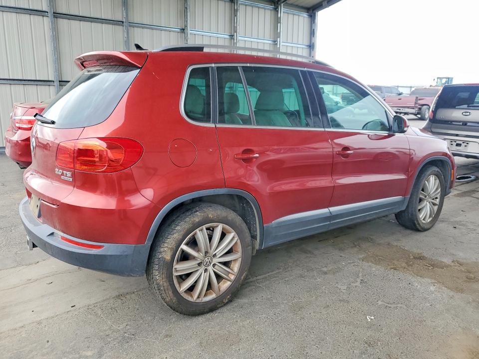 2015 Volkswagen Tiguan მანქანა იყიდება აუქციონზე, vin: WVGBV7AX8FW003910, აუქციონის ნომერი: 55460346