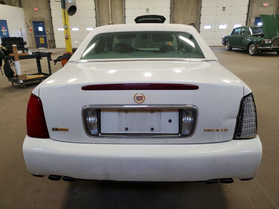 52318196 :رقم المزاد ، 1G6KD54Y94U154251 vin ، 2004 Cadillac Deville مزاد بيع