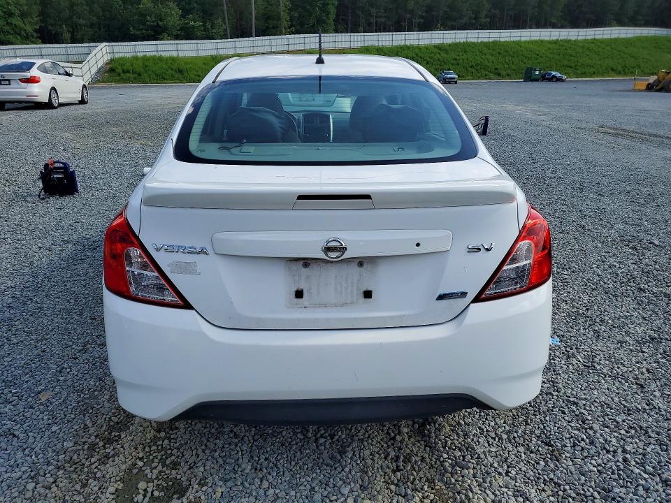 2015 Nissan Versa მანქანა იყიდება აუქციონზე, vin: 3N1CN7AP0FL817597, აუქციონის ნომერი: 55221976