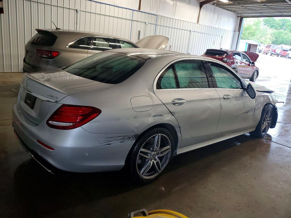 54241356 :رقم المزاد ، W1KZF6JB2LA801767 vin ، 2020 Mercedes-benz E مزاد بيع