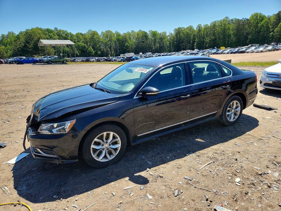 53036876 :رقم المزاد ، 1VWAT7A35HC015565 vin ، 2017 Volkswagen Passat مزاد بيع