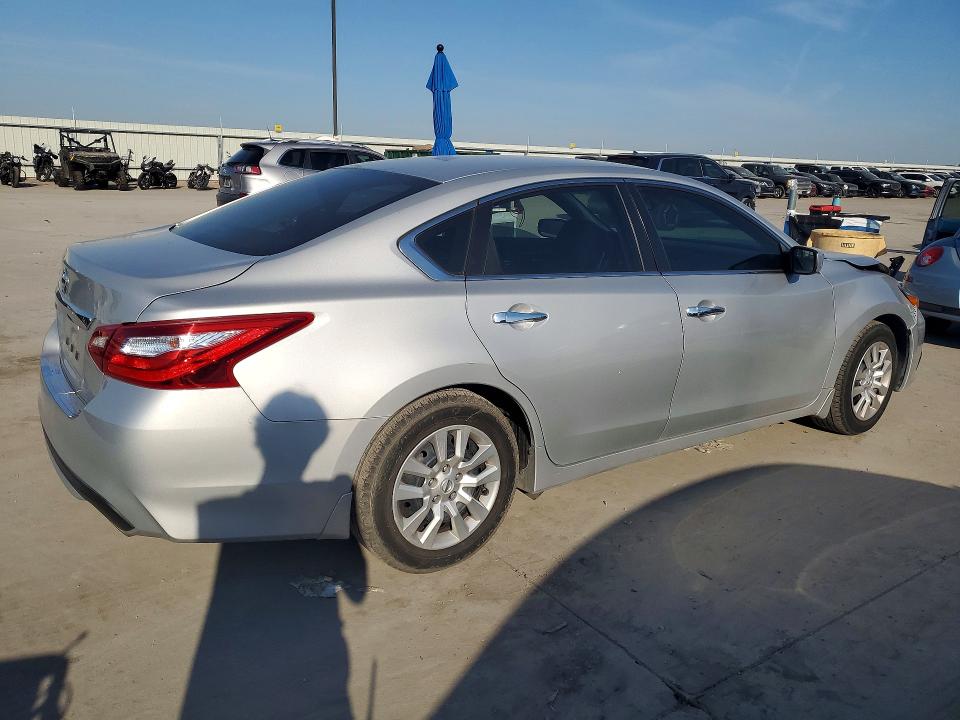 2016 Nissan Altima მანქანა იყიდება აუქციონზე, vin: 1N4AL3AP7GN367800, აუქციონის ნომერი: 53346396