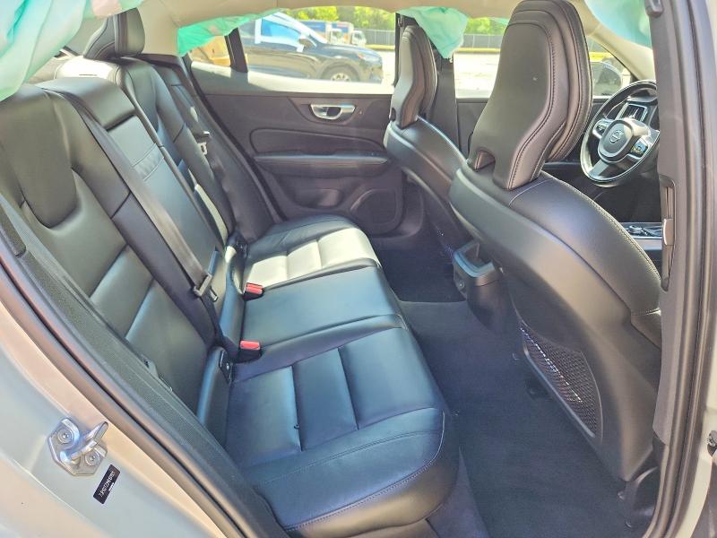 53841776 :رقم المزاد ، 7JR102TZ2MG107821 vin ، 2021 Volvo S60 مزاد بيع