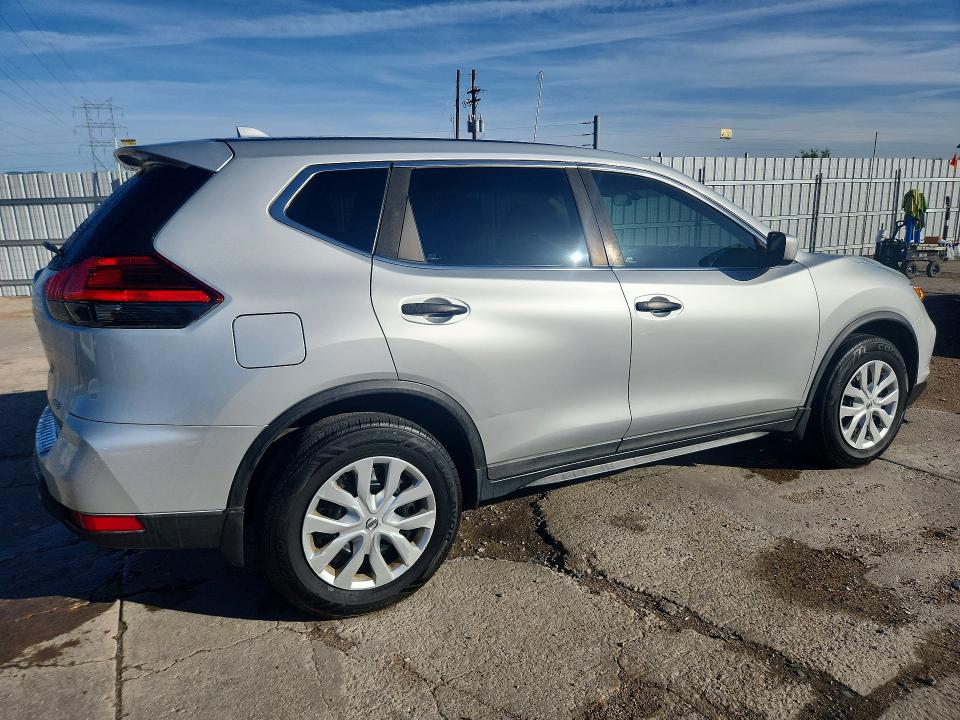 54610586 :رقم المزاد ، KNMAT2MVXHP587811 vin ، 2017 Nissan Rogue مزاد بيع