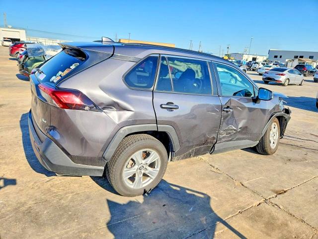 Продажа на аукционе авто 2021 Toyota Rav4, vin: 2T3W1RFV1MW106103, номер лота: 53327686