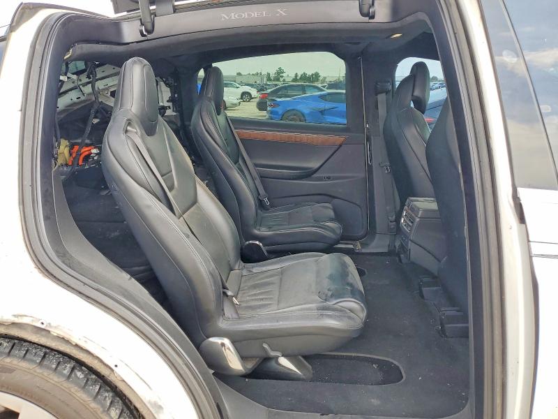 55145466 :رقم المزاد ، 5YJXCBE23HF045684 vin ، 2017 Tesla Model X مزاد بيع