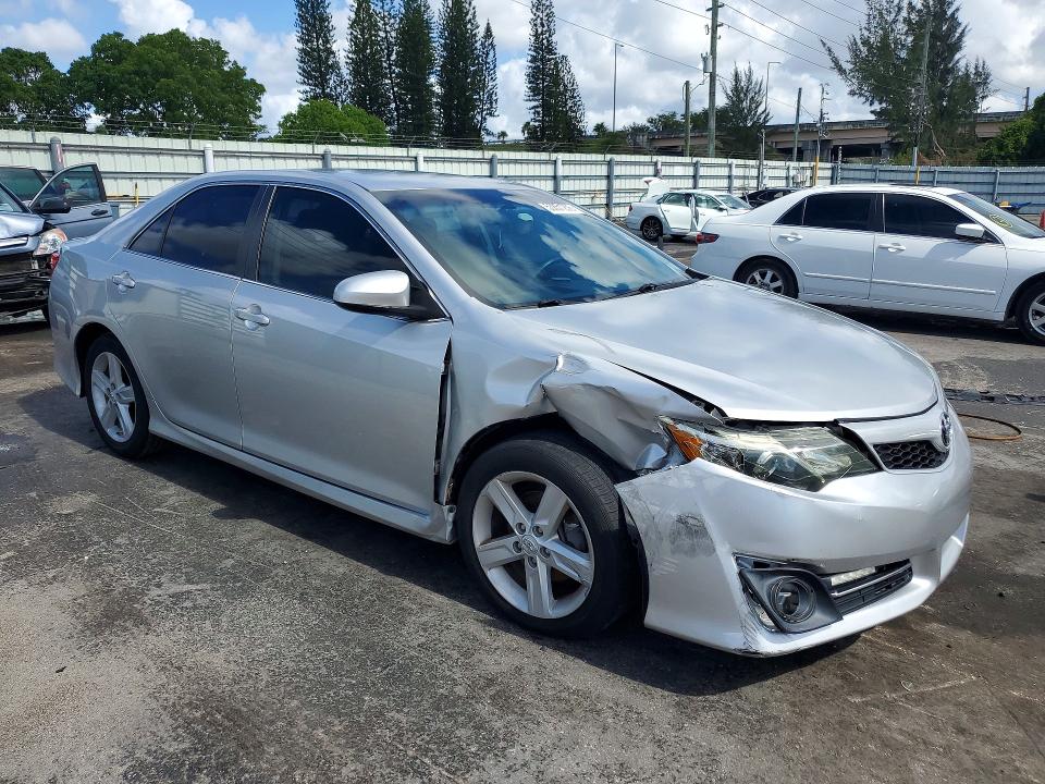 53851256 :رقم المزاد ، 4T1BF1FKXDU211335 vin ، 2013 Toyota Camry مزاد بيع