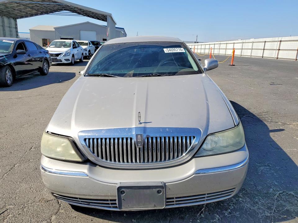 Продажа на аукционе авто 2003 Lincoln Town Car, vin: 1LNHM81W13Y655536, номер лота: 54695716