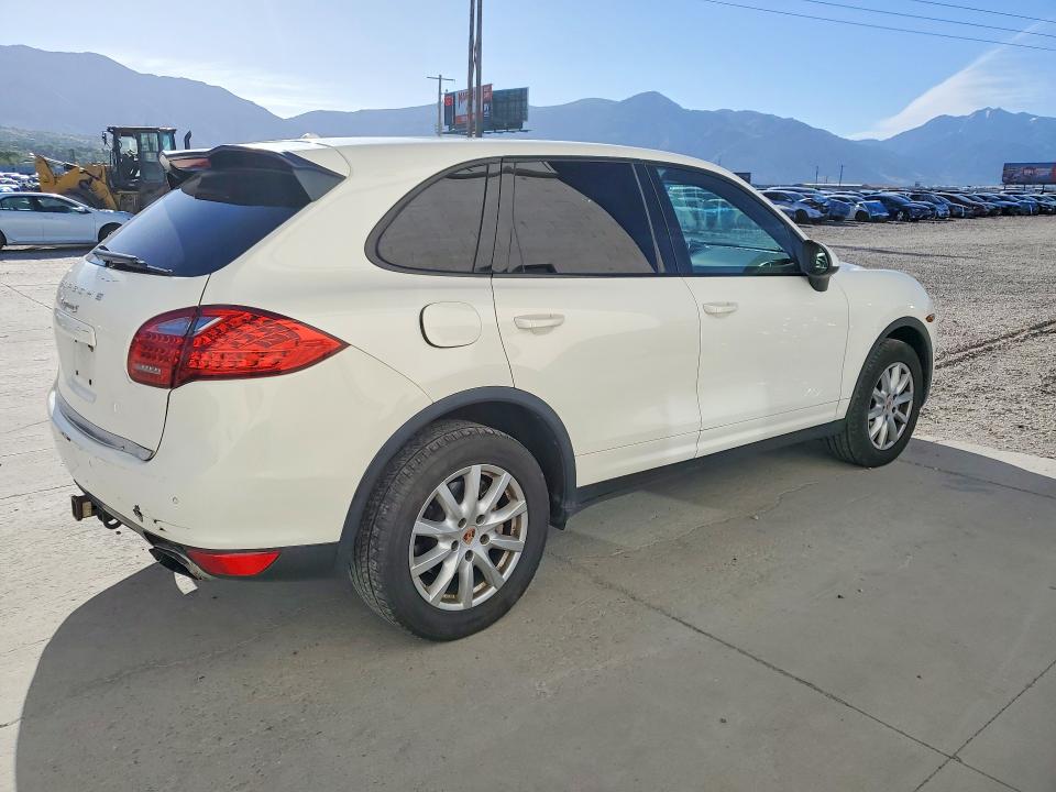 2011 Porsche Cayenne მანქანა იყიდება აუქციონზე, vin: WP1AB2A26BLA53375, აუქციონის ნომერი: 54975816