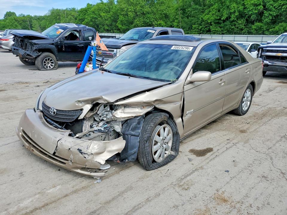 55025296 :رقم المزاد ، 4T1BF30K04U074653 vin ، 2004 Toyota Camry مزاد بيع