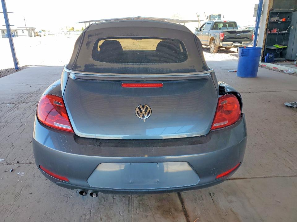2015 Volkswagen Beetle მანქანა იყიდება აუქციონზე, vin: 3VW517AT3FM811346, აუქციონის ნომერი: 53291676