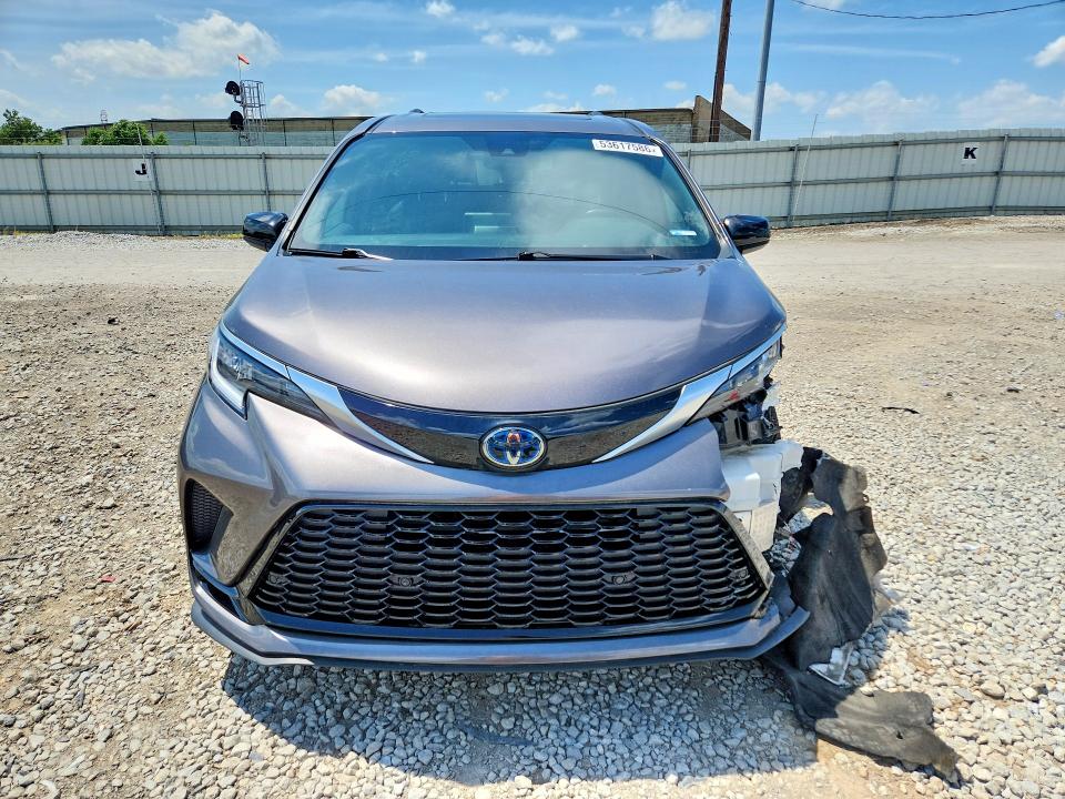 53617586 :رقم المزاد ، 5TDDRKEC6MS051902 vin ، 2021 Toyota Sienna مزاد بيع