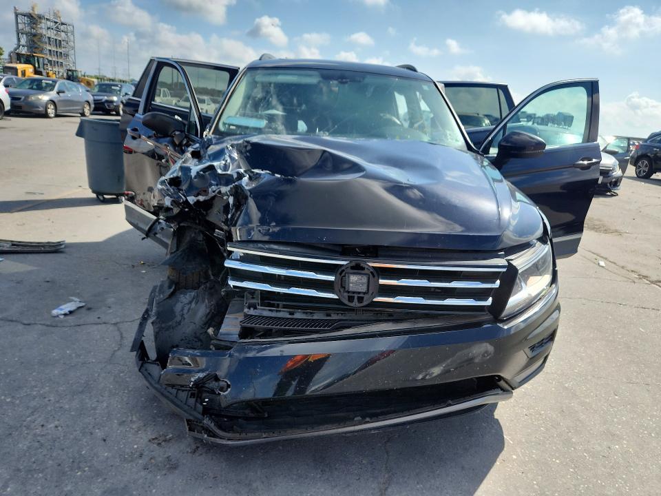 Продажа на аукционе авто 2018 Volkswagen Tiguan, vin: 3VV3B7AX1JM008748, номер лота: 54123056
