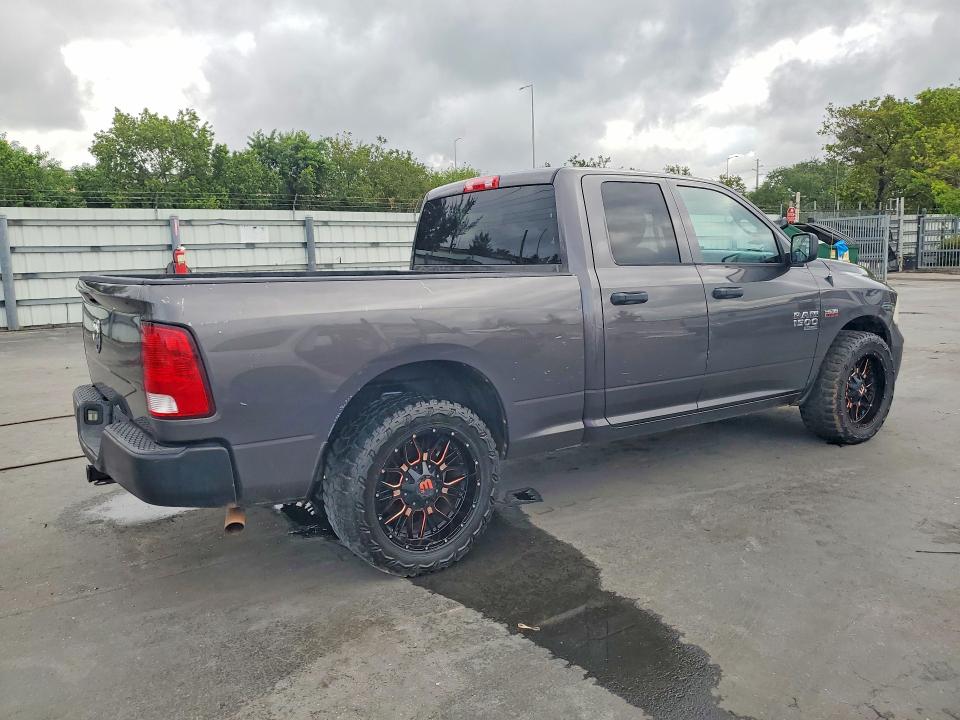 52329276 :رقم المزاد ، 1C6RR6FTXKS600606 vin ، 2019 Ram 1500 Classic مزاد بيع