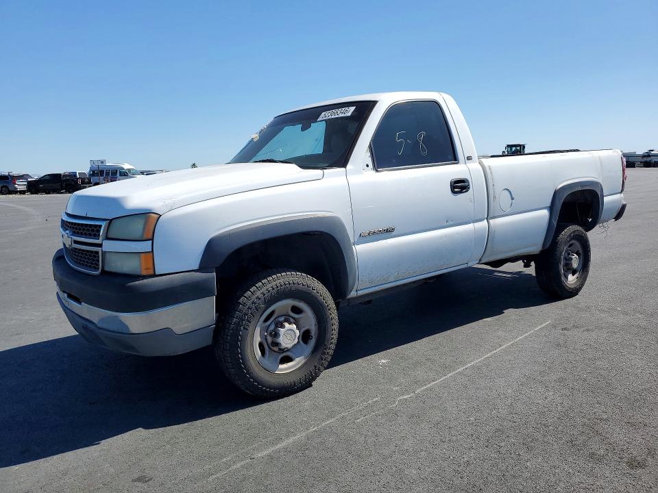 2005 Chevrolet Silverado მანქანა იყიდება აუქციონზე, vin: 1GCHC24U75E307243, აუქციონის ნომერი: 52366346