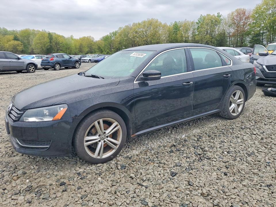 52326096 :رقم المزاد ، 1VWBP7A37EC002563 vin ، 2014 Volkswagen Passat مزاد بيع