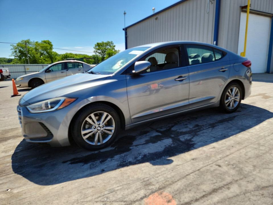 52151236 :رقم المزاد ، KMHD84LF3HU372868 vin ، 2017 Hyundai Elantra مزاد بيع