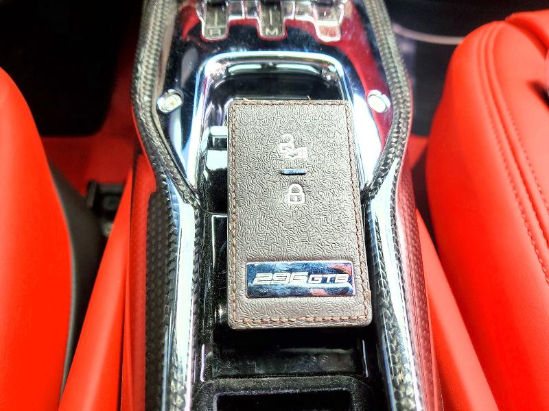 Продажа на аукционе авто 2025 Ferrari 296gtb, vin: ZFF99SLA2S0315500, номер лота: 52574426