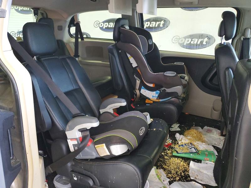 53398596 :رقم المزاد ، 2C4RC1BG1ER218637 vin ، 2014 Chrysler Town & Country مزاد بيع