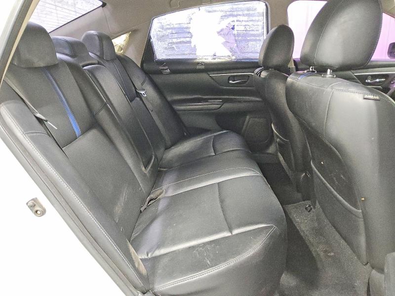 Продажа на аукционе авто 2018 Nissan Altima, vin: 1N4AL3AP4JC220711, номер лота: 52927496