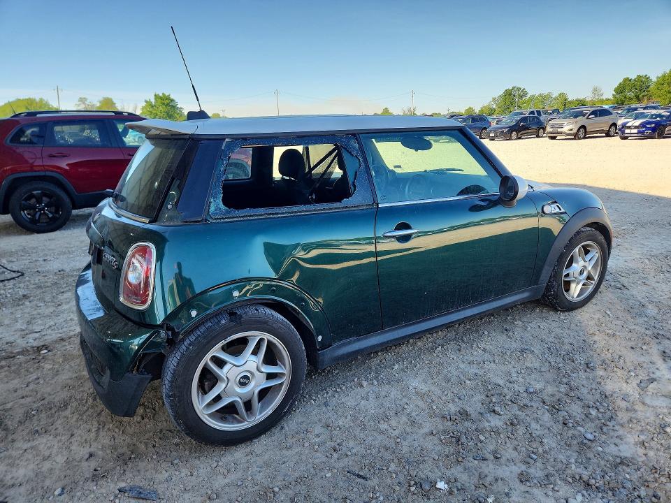 Продажа на аукционе авто 2009 Mini Cooper, vin: WMWMF735X9TT97189, номер лота: 53102066