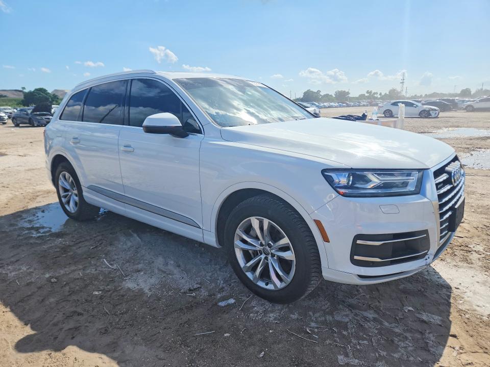 Продаж на аукціоні авто 2017 Audi Q7, vin: WA1AHAF79HD042690, номер лоту: 52781456