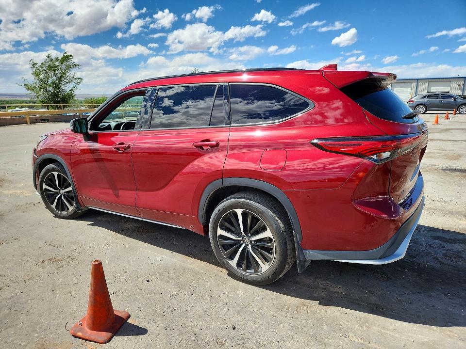 2021 Toyota Highlander მანქანა იყიდება აუქციონზე, vin: 5TDLZRAH2MS049795, აუქციონის ნომერი: 55360126