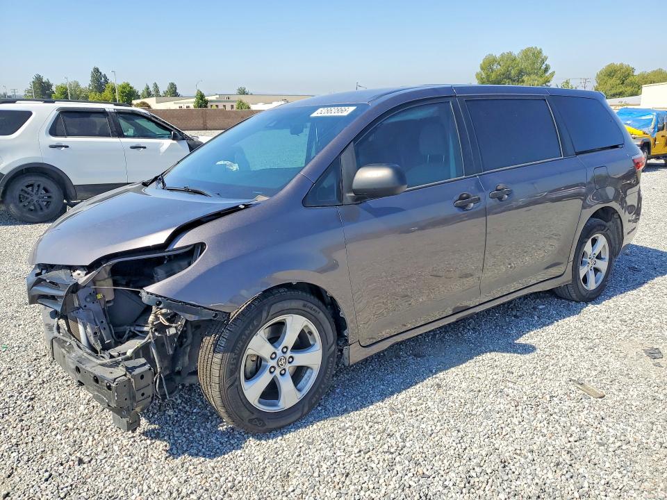 52862866 :رقم المزاد ، 5TDZZ3DC8LS073881 vin ، 2020 Toyota Sienna مزاد بيع
