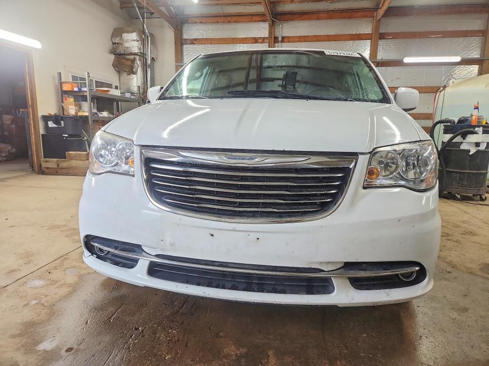 2015 Chrysler Town & Country მანქანა იყიდება აუქციონზე, vin: 2C4RC1BG0FR588558, აუქციონის ნომერი: 51979386