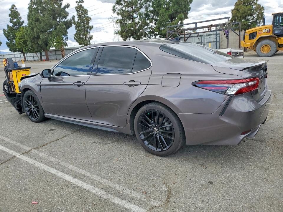 51902296 :رقم المزاد ، 4T1KZ1AK4MU055212 vin ، 2021 Toyota Camry مزاد بيع