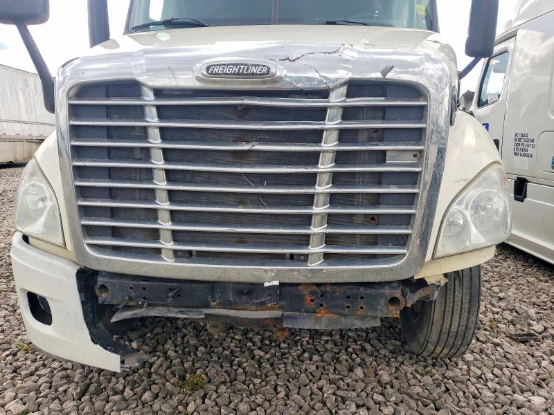 Продажа на аукционе авто 2013 Freightliner Cascadia 113, vin: 1FUJGHDV1DLBV9002, номер лота: 51810836