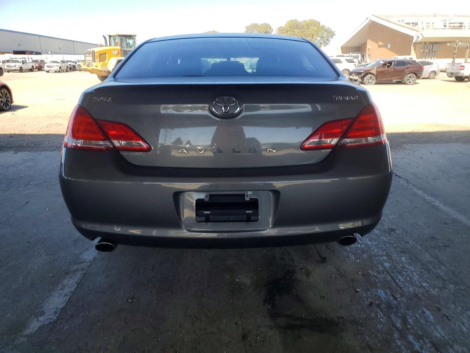 54317686 :رقم المزاد ، 4T1BK36B45U011592 vin ، 2005 Toyota Avalon مزاد بيع