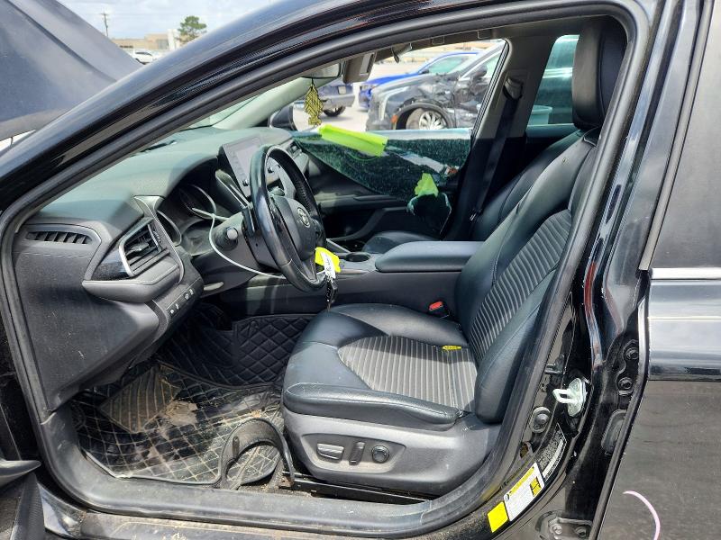 54365816 :رقم المزاد ، 4T1G11AK4MU570255 vin ، 2021 Toyota Camry مزاد بيع