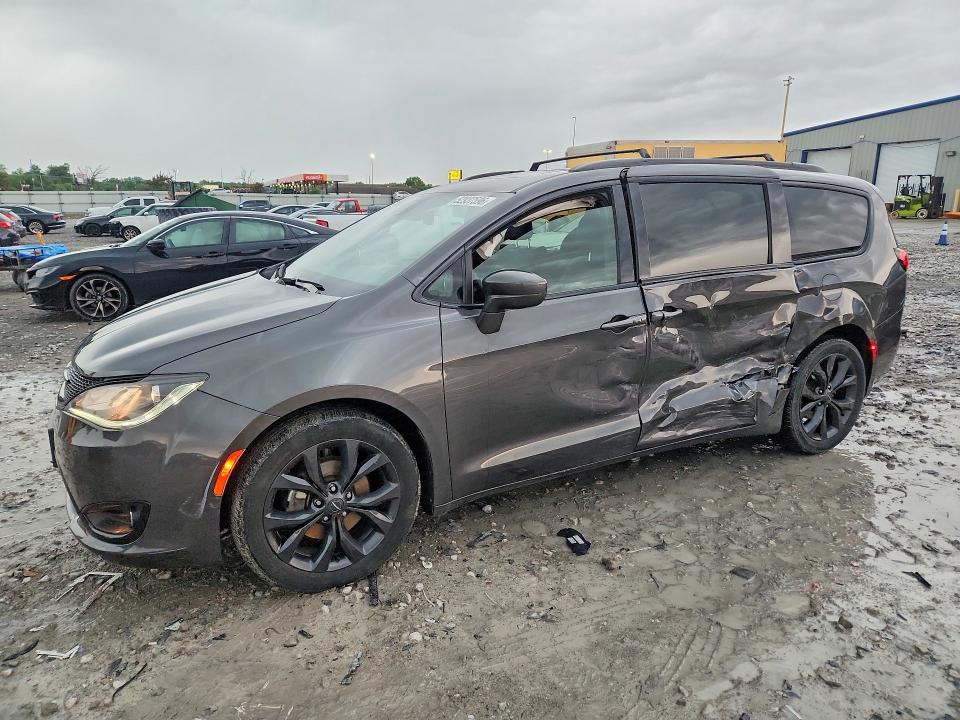 Продажа на аукционе авто 2020 Chrysler Pacifica Touring, vin: 2C4RC1BG7LR111301, номер лота: 52937596