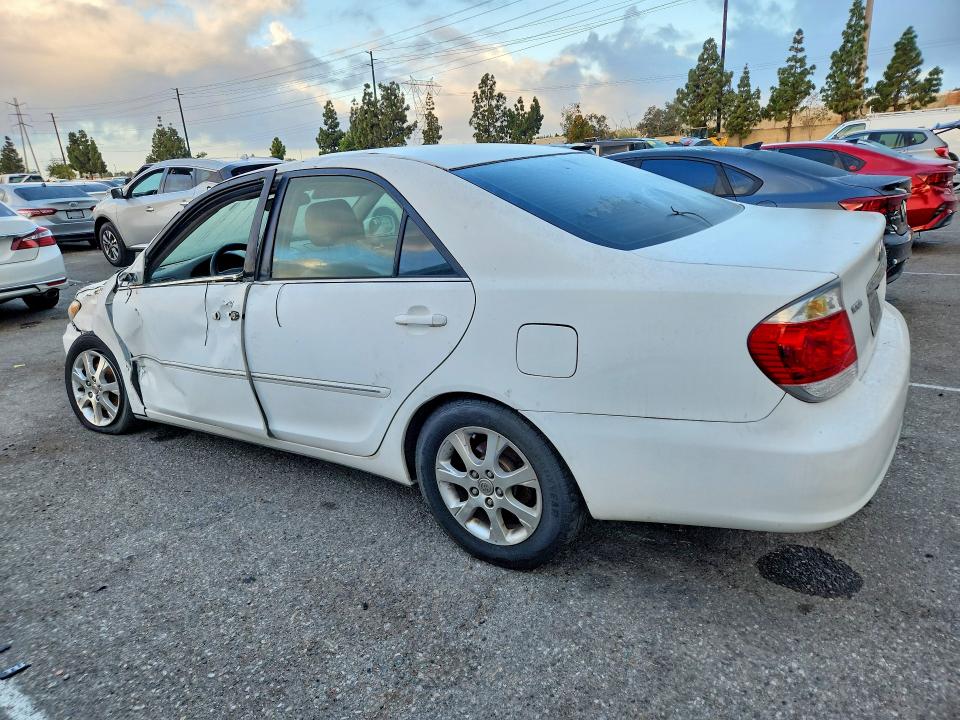 55221276 :رقم المزاد ، 4T1BF32K35U085063 vin ، 2005 Toyota Camry مزاد بيع