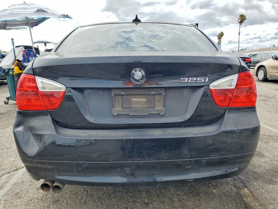 2006 Bmw 325 მანქანა იყიდება აუქციონზე, vin: WBAVB17526NK36570, აუქციონის ნომერი: 51367306