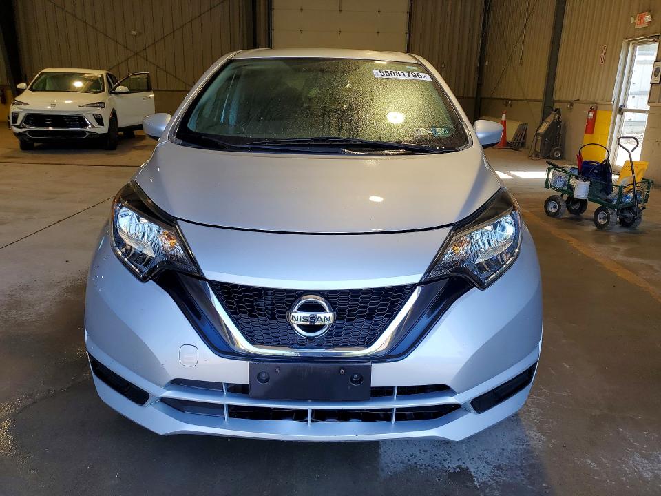 55081796 :رقم المزاد ، 3N1CE2CP7JL361588 vin ، 2018 Nissan Versa Note مزاد بيع