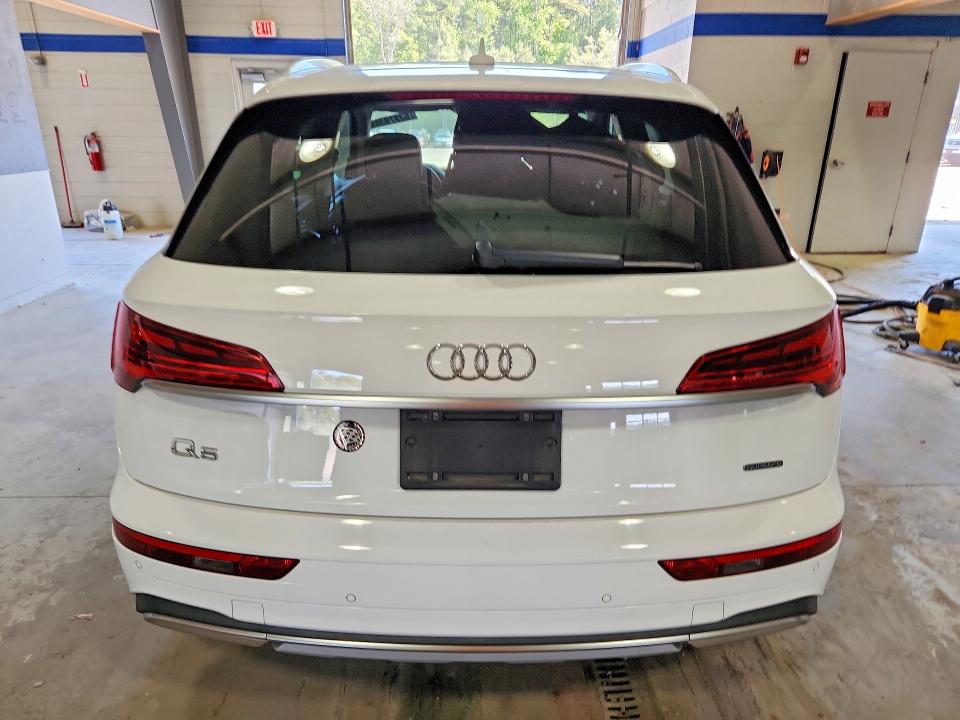 53979366 :رقم المزاد ، WA1AAAFYXM2004209 vin ، 2021 Audi Q5 مزاد بيع