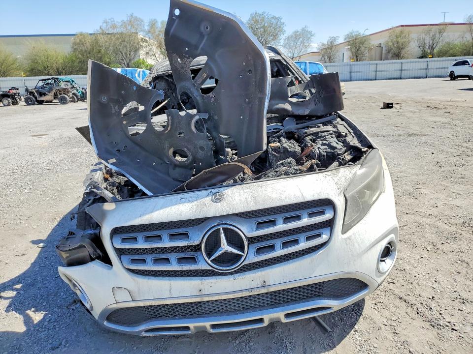 54726806 :رقم المزاد ، WDCTG4EB9LJ649685 vin ، 2020 Mercedes-benz Gla مزاد بيع